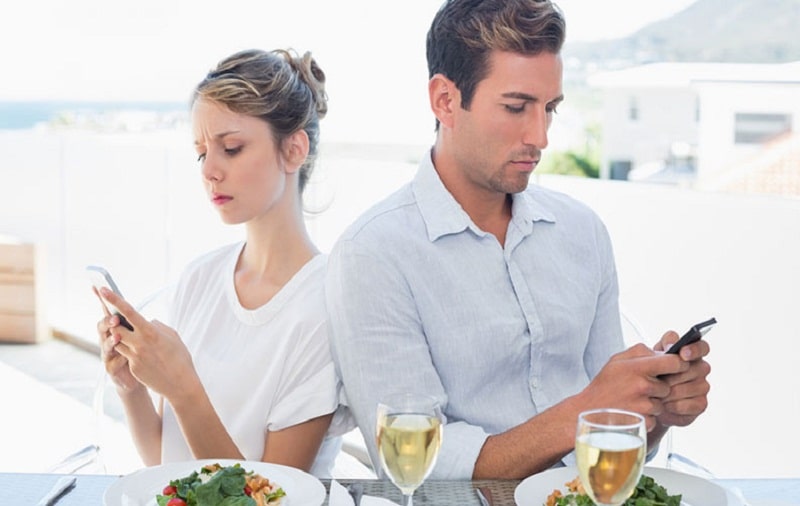 The Changing Dynamics of Intimacy: How Technology Shapes Romantic ...